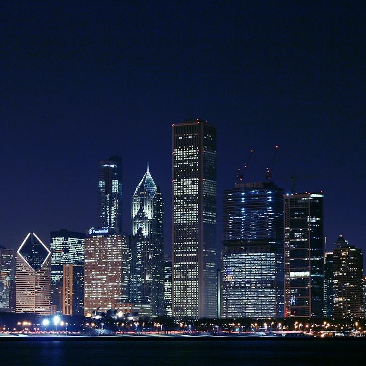 Parents evaluating schools in Germany